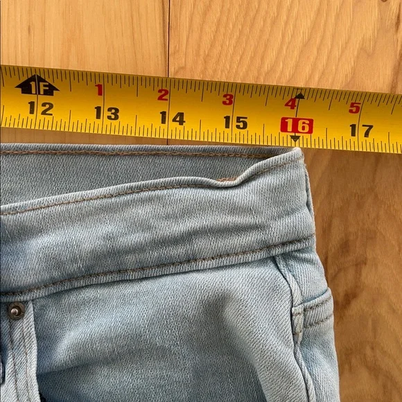 Levi’s Size 32 Light Wash High Rise Straight Crop Jeans - Picture 7 of 8